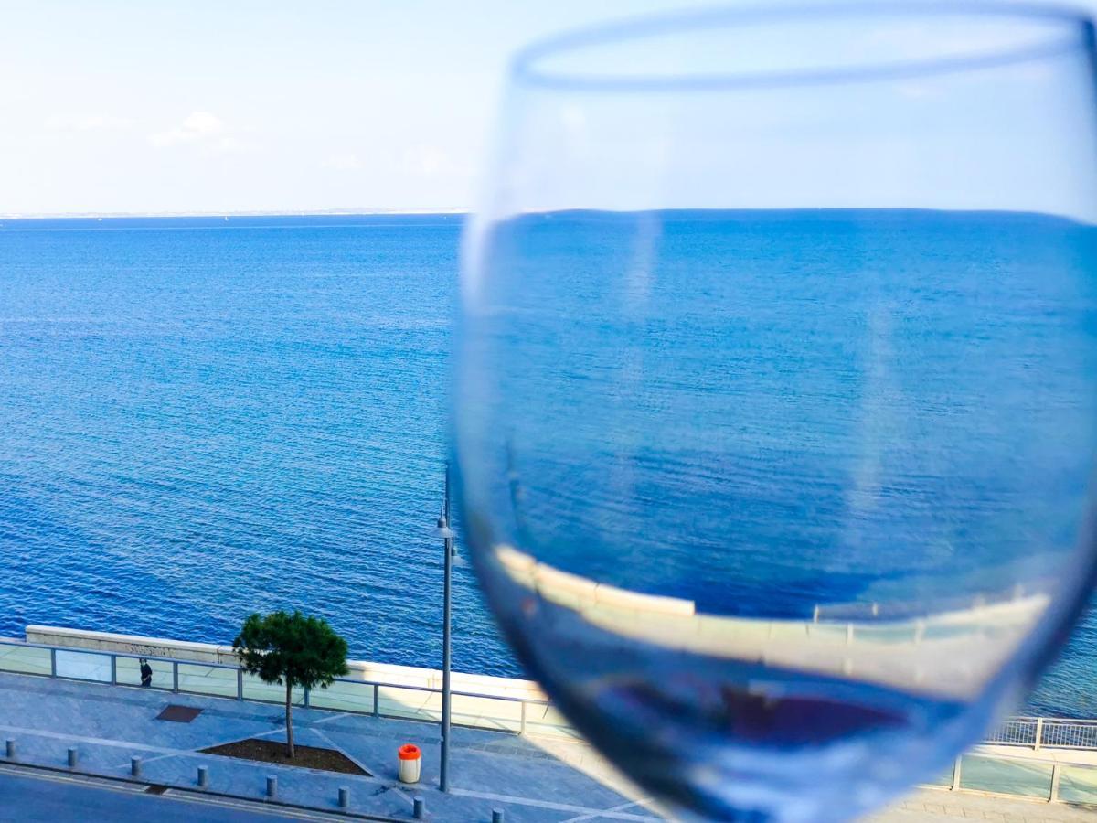 Flirty Flamingo Seaview Seafront Apartment ラルナカ エクステリア 写真