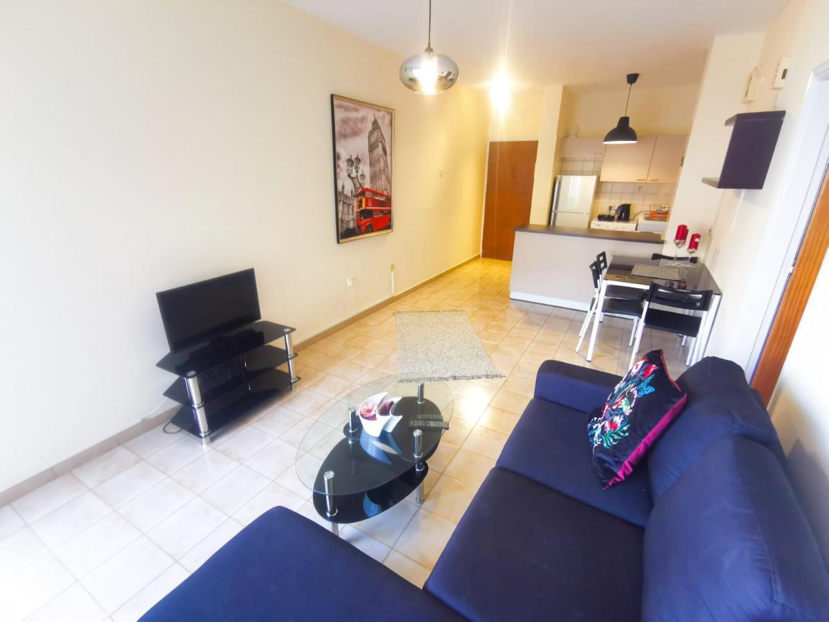 Flirty Flamingo Seaview Seafront Apartment ラルナカ エクステリア 写真